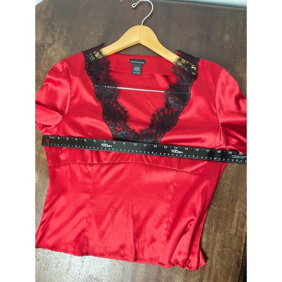 VTG Moda Int. Women's Silk Top Size L Cherry Red Black Trim Vamp Goth Whimsical - Picture 8 of 10